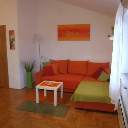Helen Apartment *