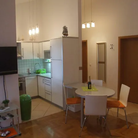 Helen Apartment *