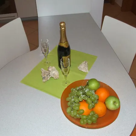 Helen アパート *