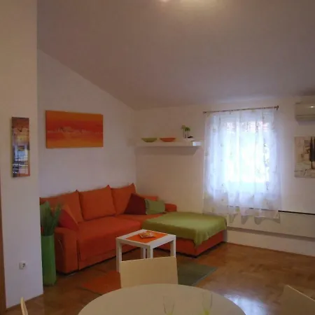 Helen マリンスカ